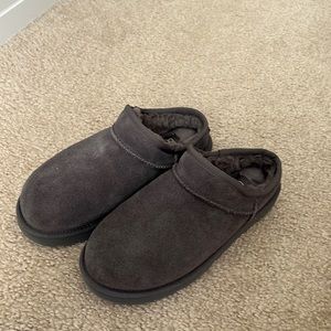 Ugg Classic Slippers in Gray